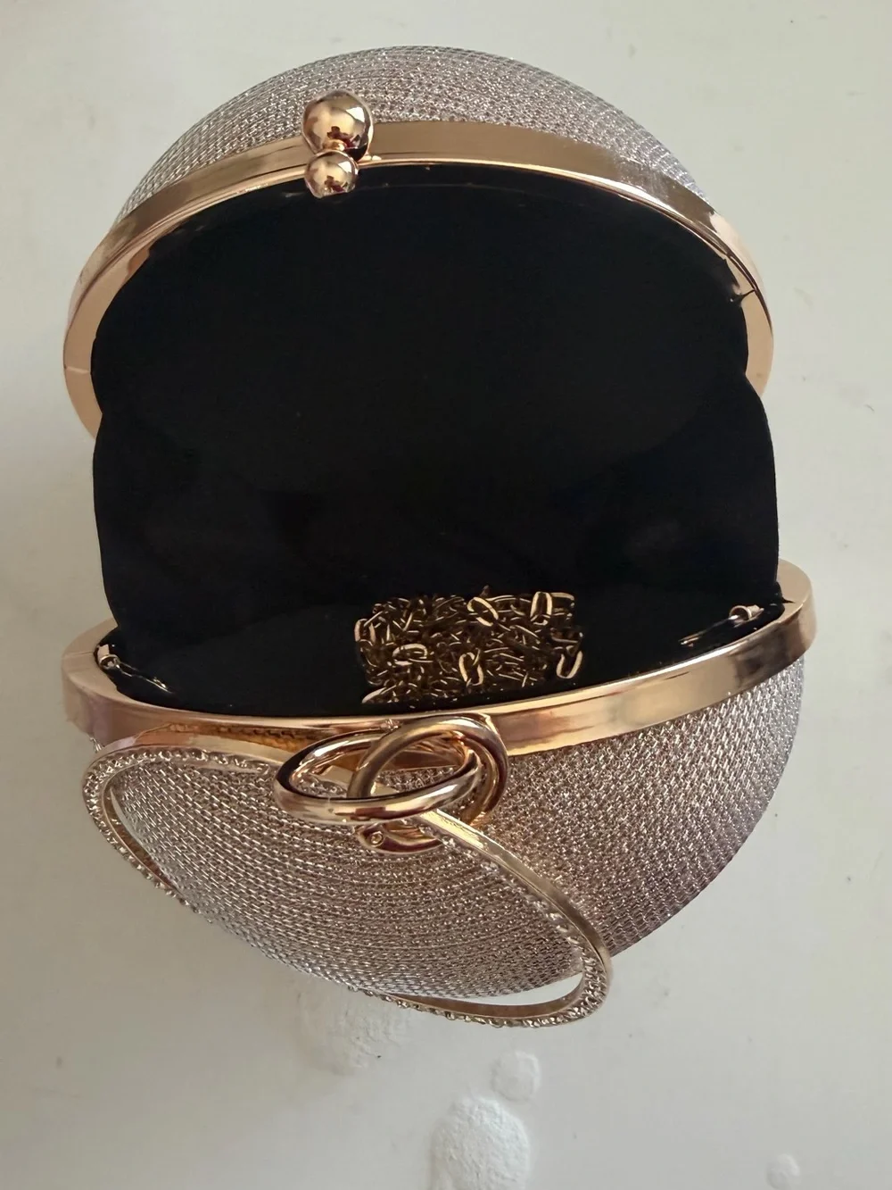Round Straw Circle Clutch with Gold Chain - Beige